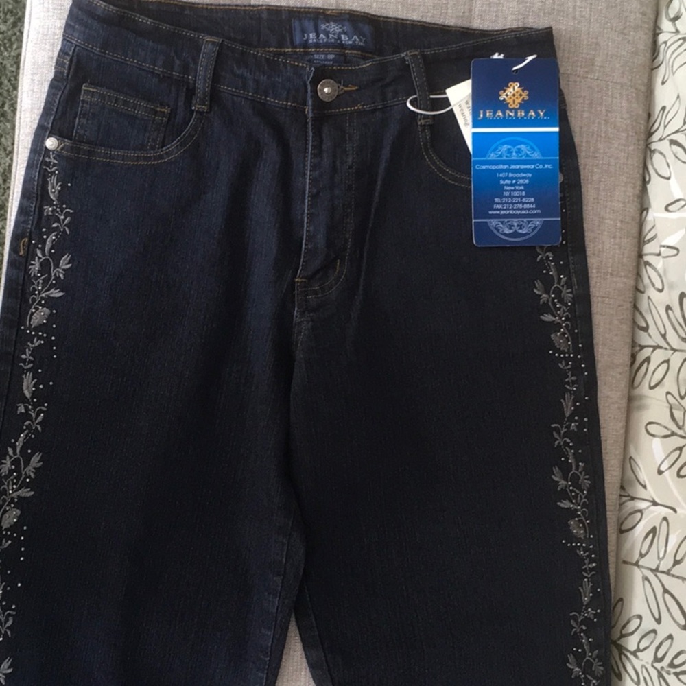 NWT Dark Capri Jeans